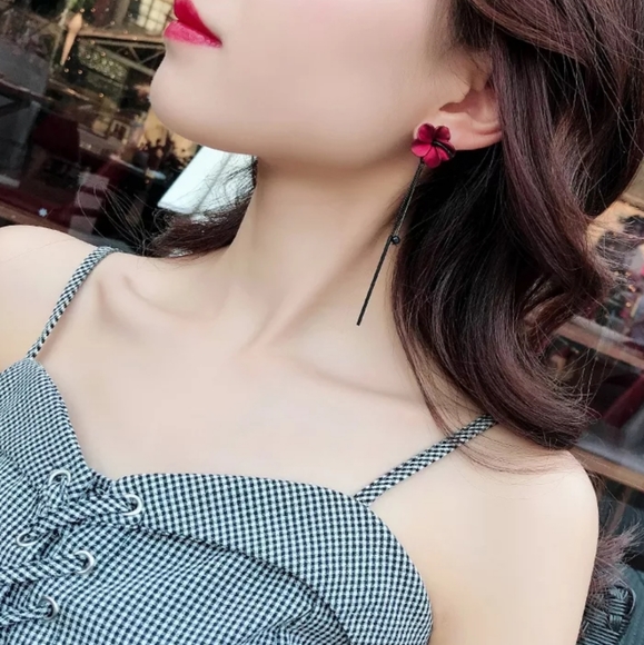 Red Wine Metallic Flowers Earrings 🦋 - Picture 4 of 5